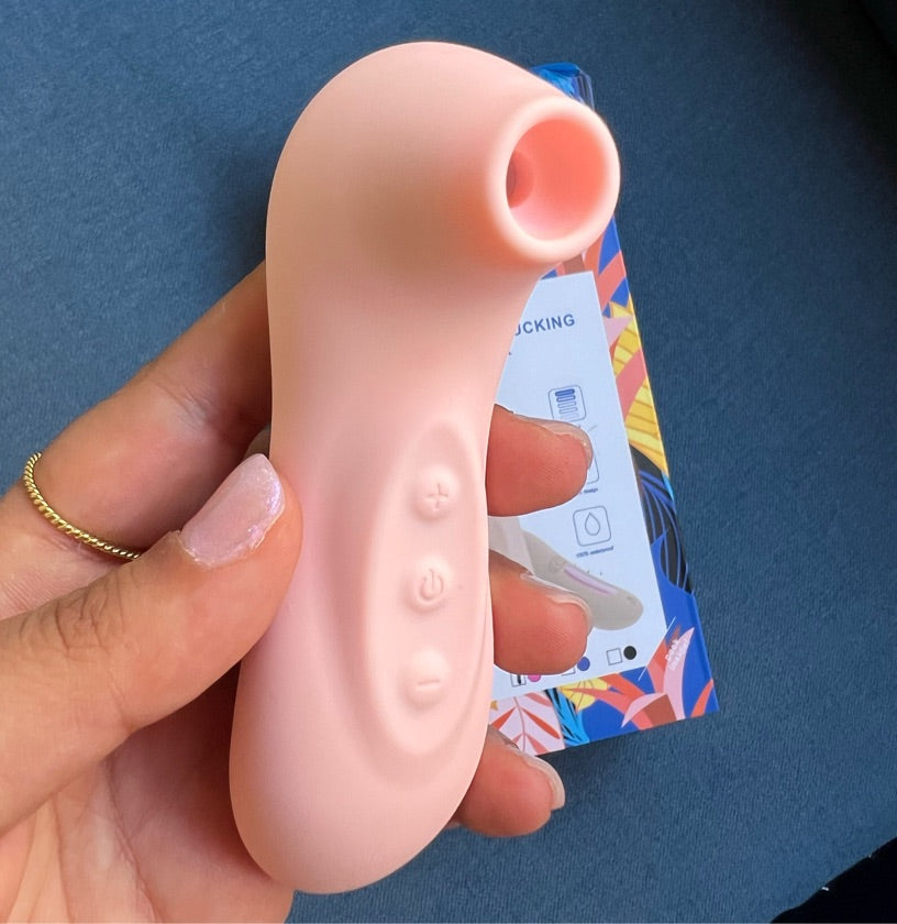 Ae Smoothy the Clit Sucker