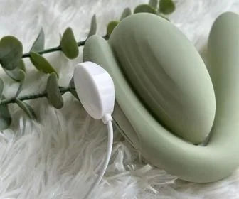 The One Insertable Vibrator and Clit Sucker