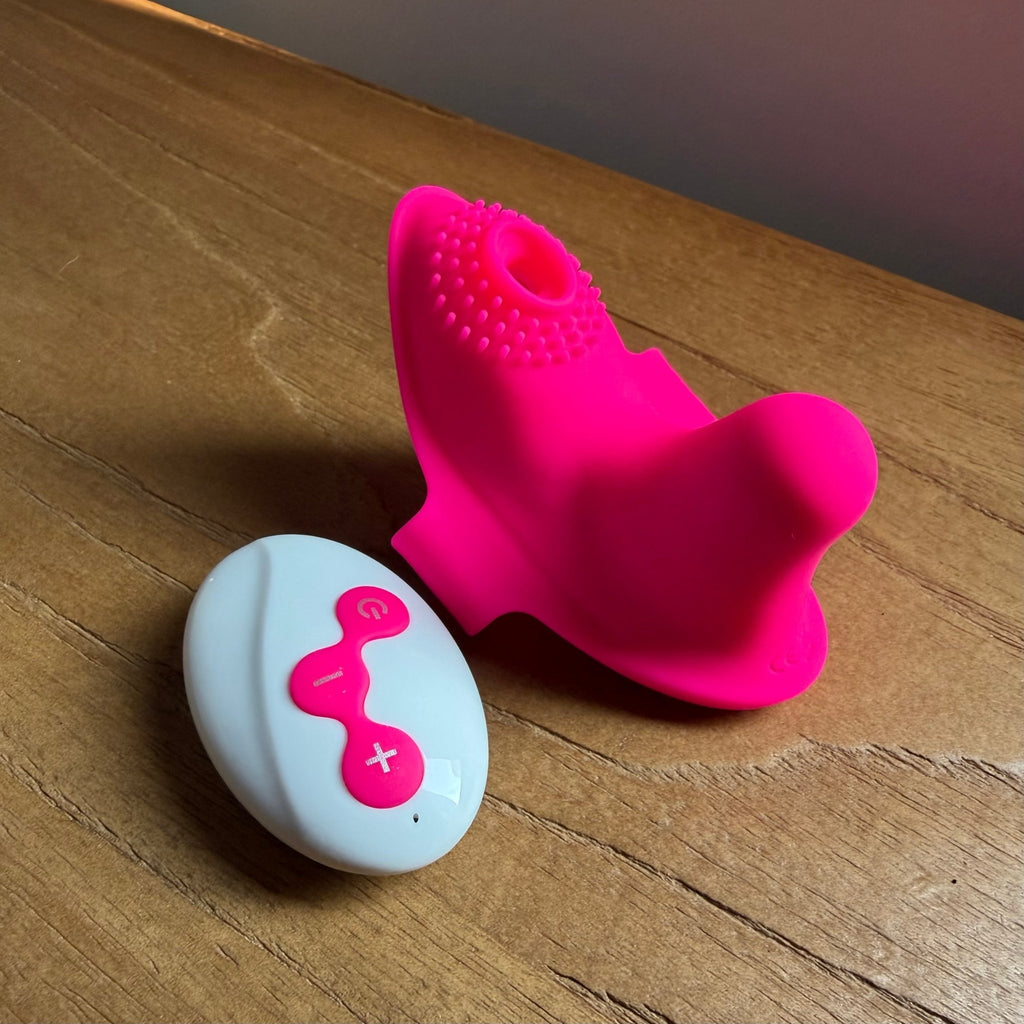 Simia the Wearable Remote Control Vibrator with Powerful Clit Sucker - Cumequoi Vibrators & Suckers sex toys Lebanon