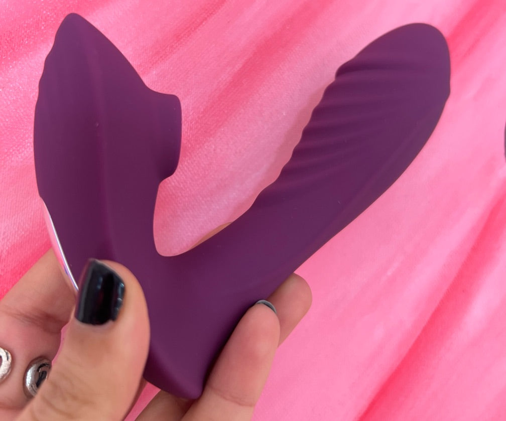 Insertable Vibrator with Clit sucker