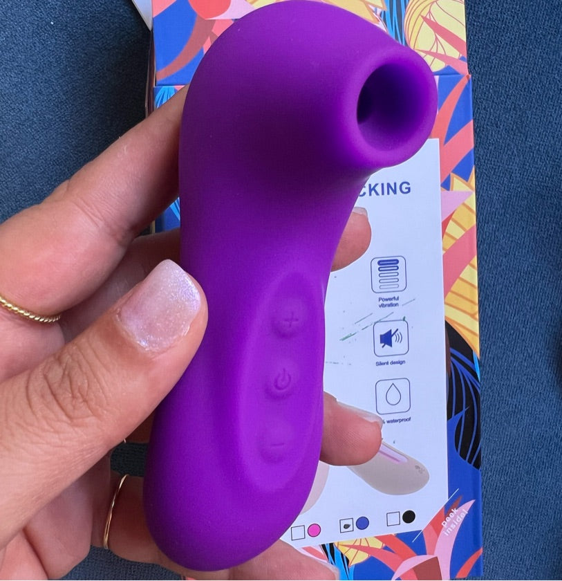 Ae Smoothy the Clit Sucker