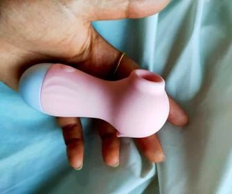 Clit Sucker Vibrator for Women: Powerful Suction Toy - sex toy Vibrators & Suckers Lebanon