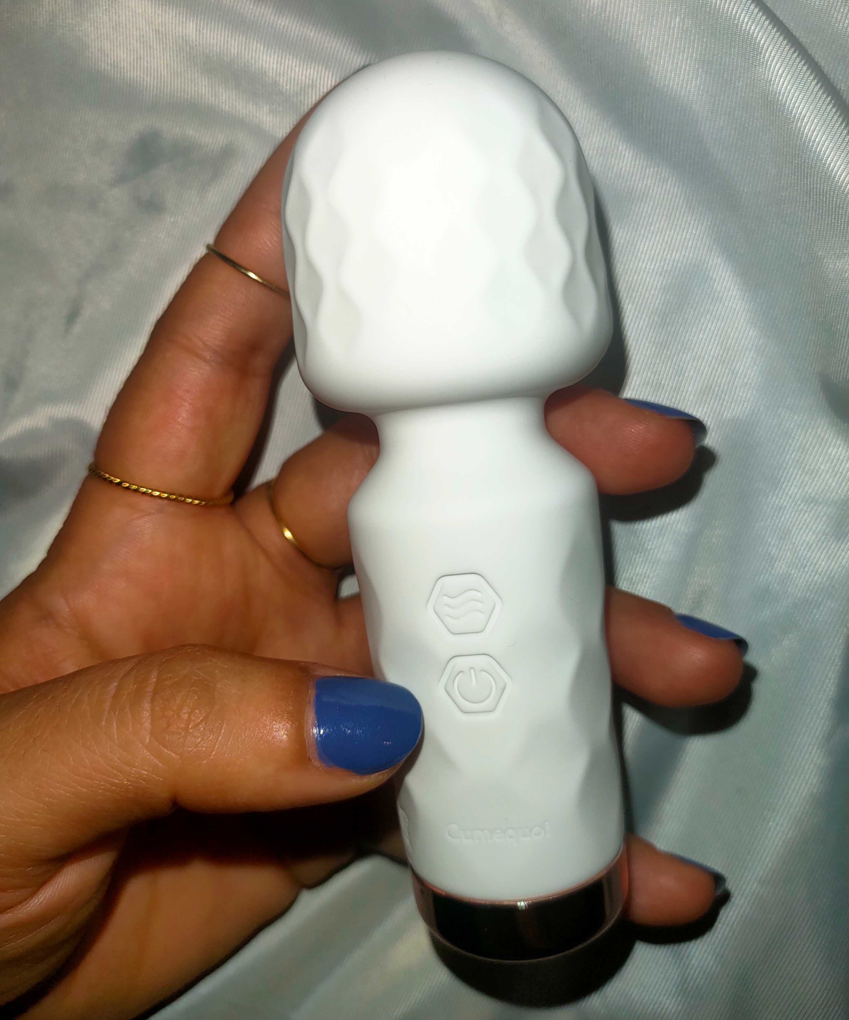Lily Wand by Cumequoi – Rechargeable Wand Massager