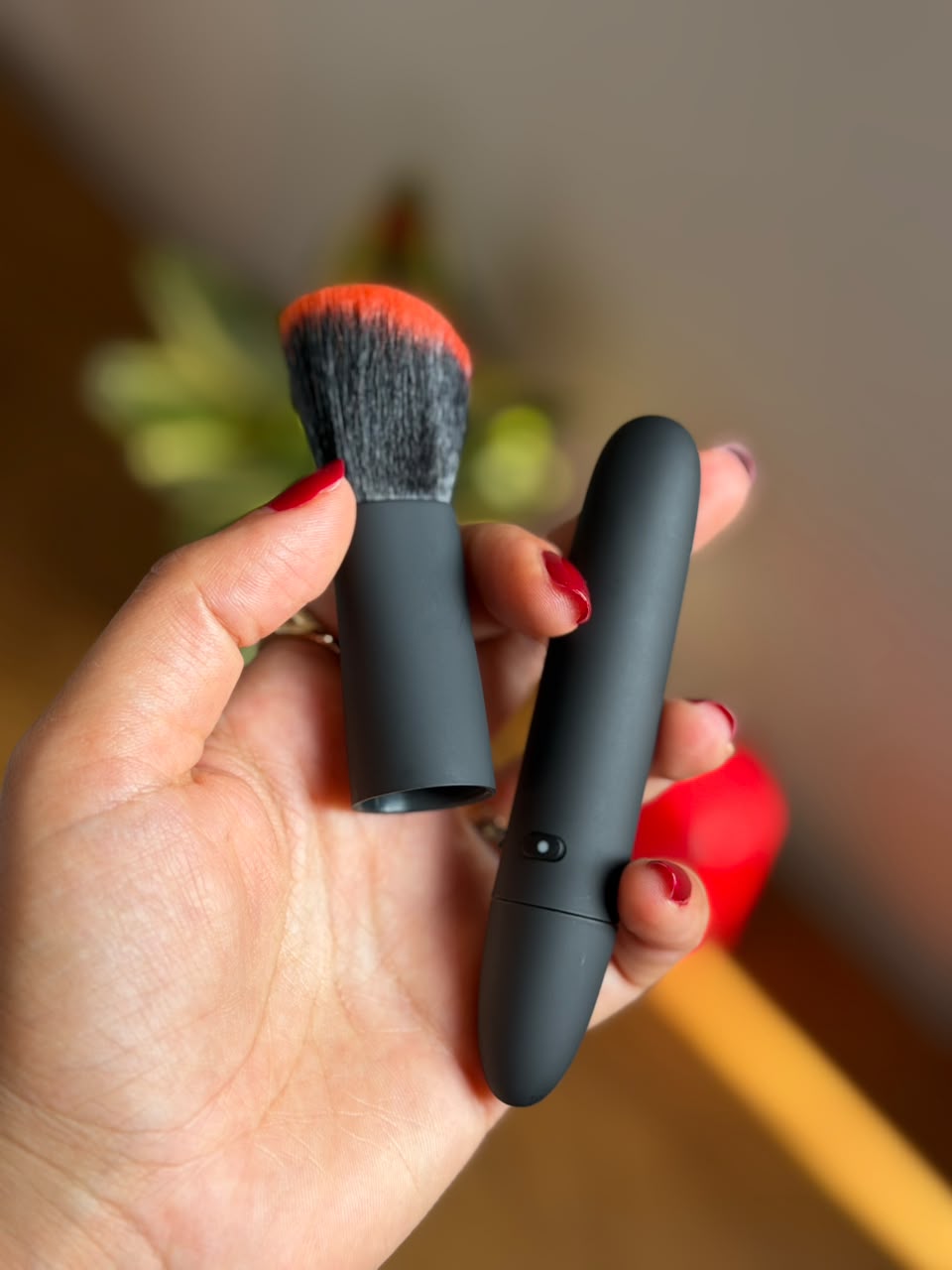 Seamless Discreet Bullet Vibrator: Make-Up Brush