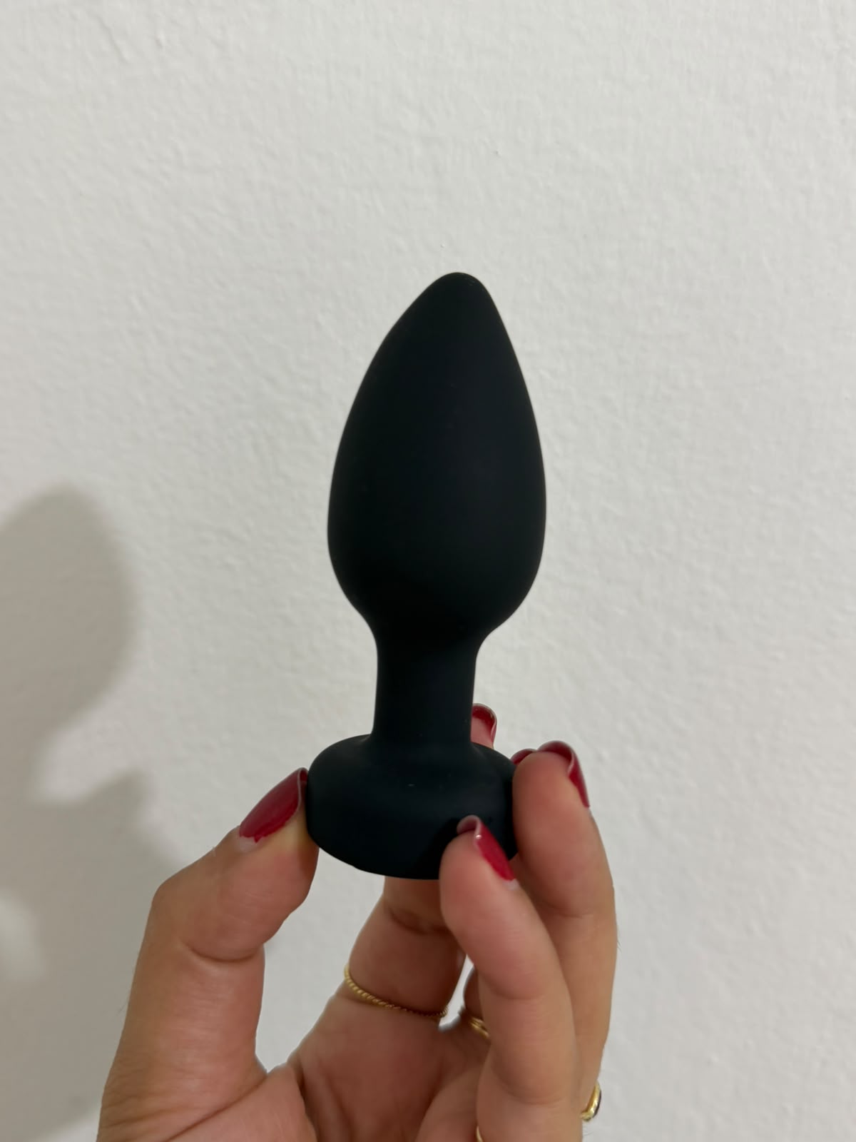 Vibrating Remote Control Anal Plug: Medical Silicone - Cumequoi Anal Plugs sex toys Lebanon