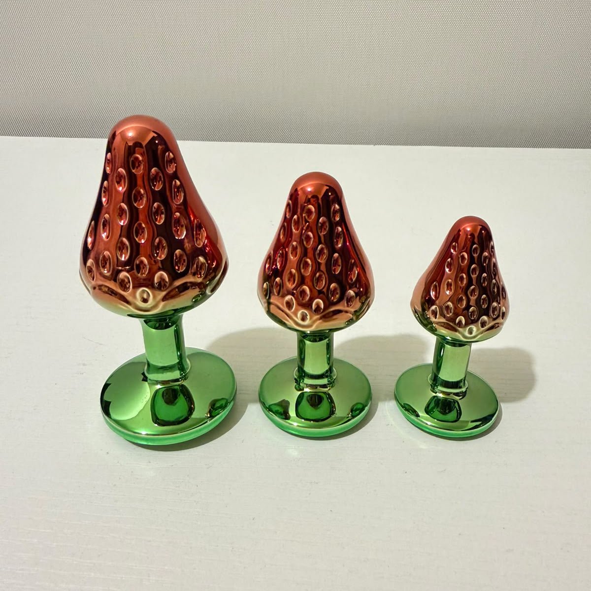 Strawberry Butt Plug - Metal, 3 Sizes | Cumequoi - Cumequoi Anal Plugs sex toys Lebanon