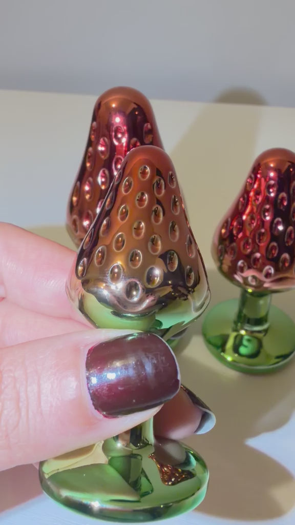 Strawberry Butt Plug - Metal, 3 Sizes | Cumequoi