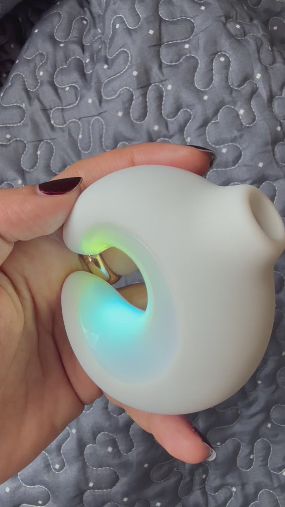 Nuage Intimate Massager - Silent, Medical Silicone | Cumequoi